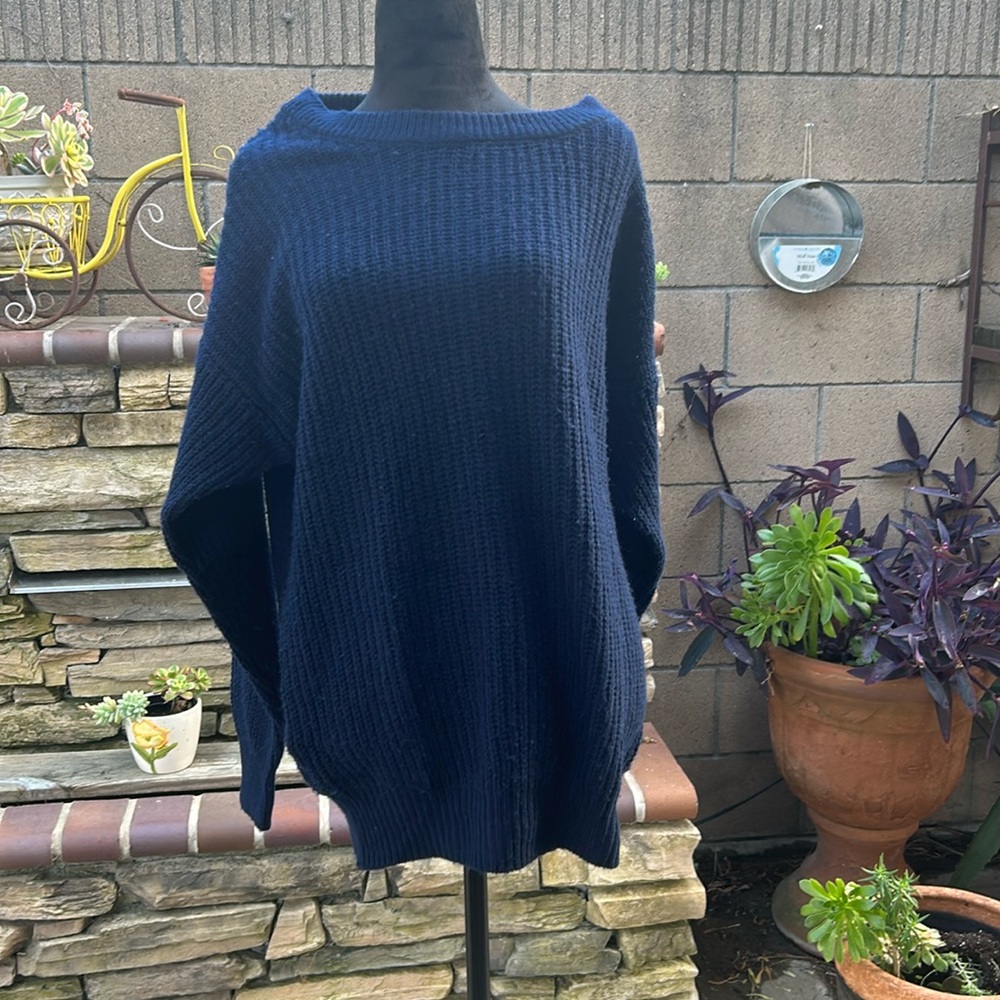 New Liny Xin woman’s sweater